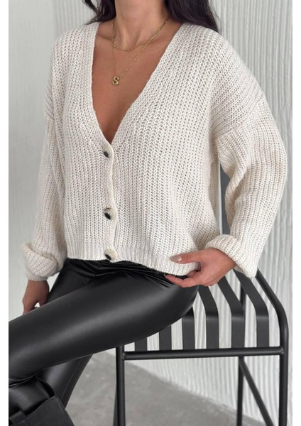 Kadın Düğmeli Tiftik Hırka – Canlı Renkli & Yumuşak Dokulu fiyatları