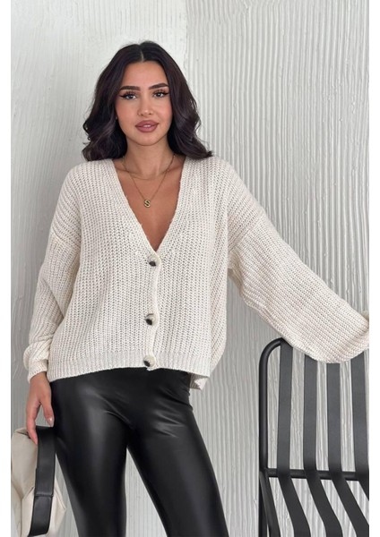 Kadın Düğmeli Tiftik Hırka – Canlı Renkli & Yumuşak Dokulu modelleri