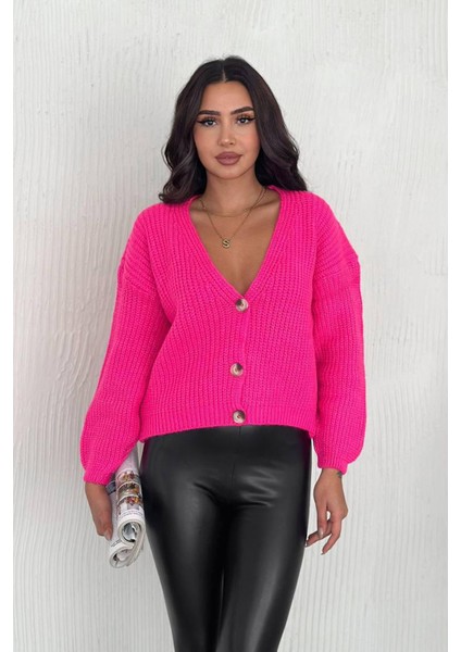 Kadın Düğmeli Tiftik Hırka – Canlı Renkli & Yumuşak Dokulu