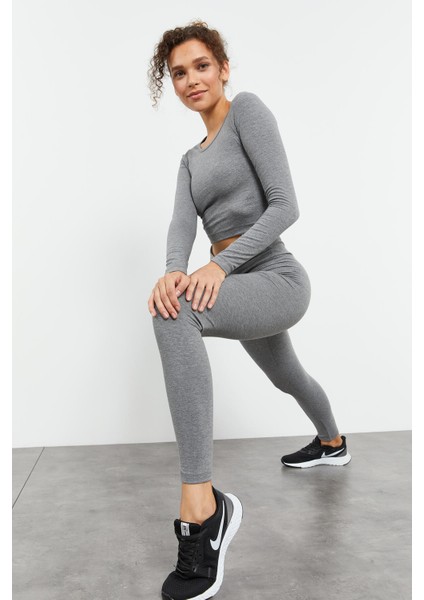 Gri Melanj Uzun Kollu Dar Kalıp O Yaka Kadın Crop Top T-Shirt - 97150