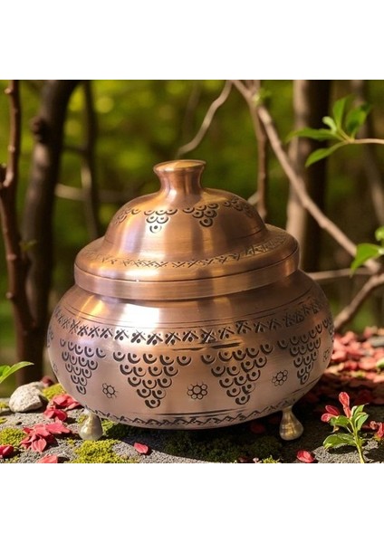 -Üzüm Desenli El Işlemeli Oyma Bakır Şekerlik – Kapaklı Geleneksel Şekerdanlık, El Dövmesi Dekoratif ve Kullanışlı Sunum Kabı fırsatları