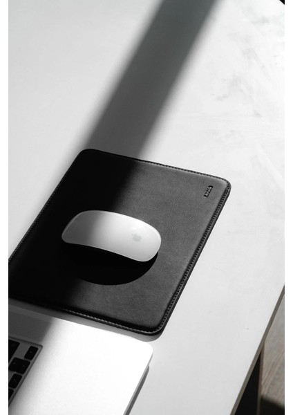 Robin Siyah Deri Mouse Pad