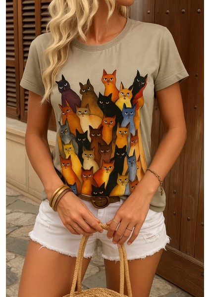 Kadın Kısa Kollu Bisiklet Yaka Kedi Desenli Süprem Bluz