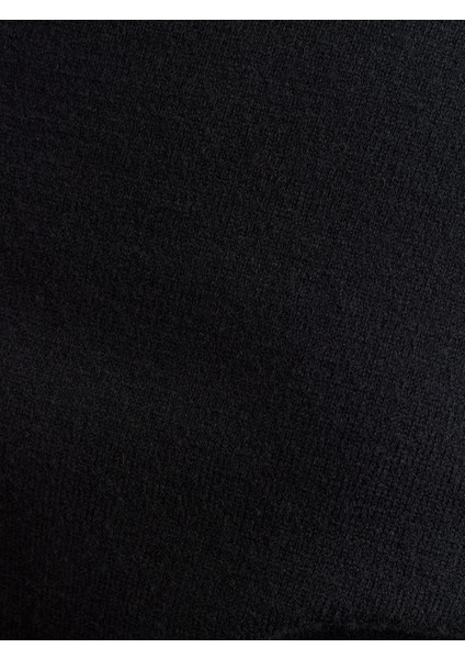 90256 Asimetrik Yaka Yünlü Kemerli Triko Elbise-Siyah fırsatları