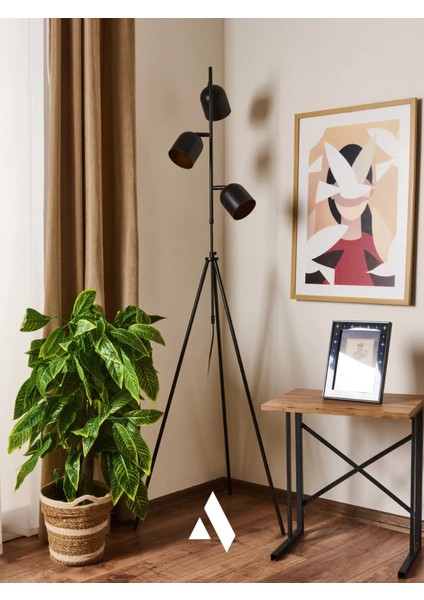 3 Başlıklı Siyah Tripod Lambader – Ayarlanabilir Yükseklik, Metal Gövde, Modern Tasarım