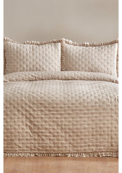 Çift Kişilik Bej Desenli %100 Polyester Fırfırlı Yatak Örtüsü Seti 240x260 cm Şık Tasarım
