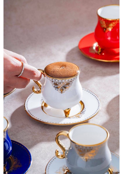 Hemera Porselen Desenli 12 Parça Kahve Fincanı Takımı Beyaz ve Altın Detaylı Özel Tasarım