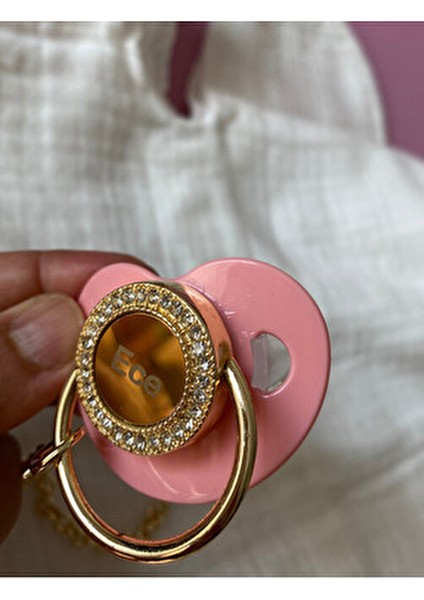 Altın Kaplama Isimli Zirkon Taşlı Silikon Emzik Seti (0-6 Ay) – Damaklı & Kişiye Özel Pembe fırsatları