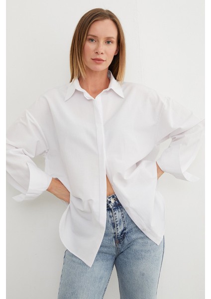 Basic Yırtmaçlı Oversize Gömlek