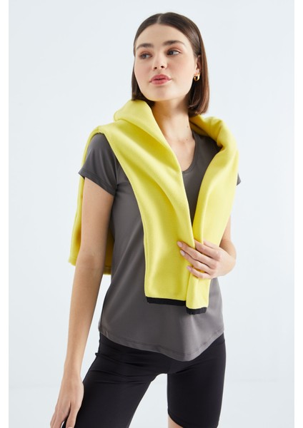 Gri Basic Kısa Kol Standart Kalıp V Yaka Kadın T-Shirt - 97145