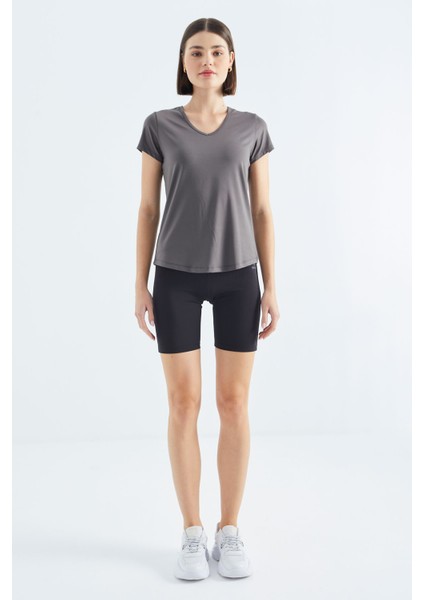 Gri Basic Kısa Kol Standart Kalıp V Yaka Kadın T-Shirt - 97145