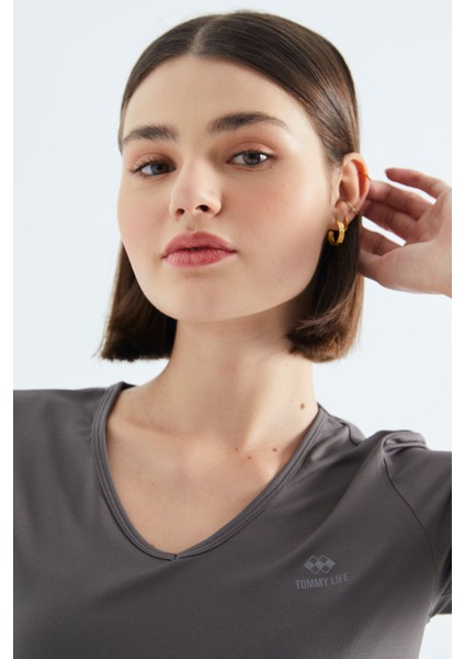 Gri Basic Kısa Kol Standart Kalıp V Yaka Kadın T-Shirt - 97145