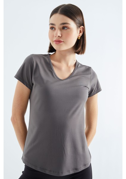 Gri Basic Kısa Kol Standart Kalıp V Yaka Kadın T-Shirt - 97145