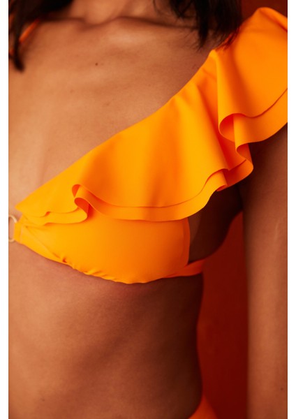 x Cornetto Açık Turuncu Mango Fırfır Detaylı Üçgen Bikini Üstü fiyatları