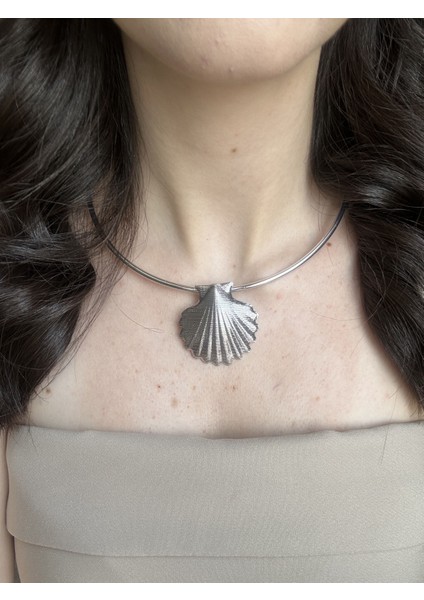 Istiridye Detaylı Choker Kolye