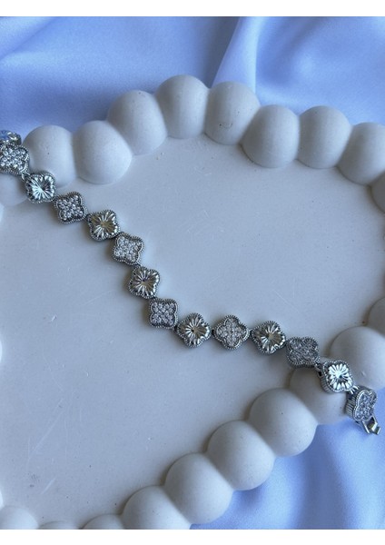 Gümüş Yonca Tam Tur Bileklik fiyatları