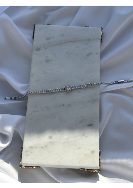 Dikdörtgen Baget Taş Detay Gümüş Bileklik fiyatları