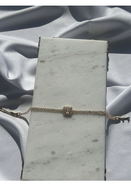 Baget Taş Detaylı Gold Bileklik fiyatları