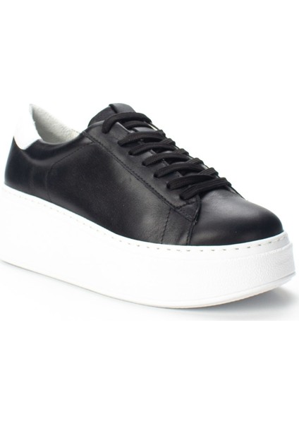 Kadın Siyah Bağcıklı Kalın Tabanlı Deri Sneaker modelleri