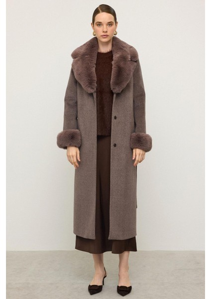 Ceket Yaka Yakası ve Kolları Çıkabilen Kürklü Uzun Kaban Latte 3088