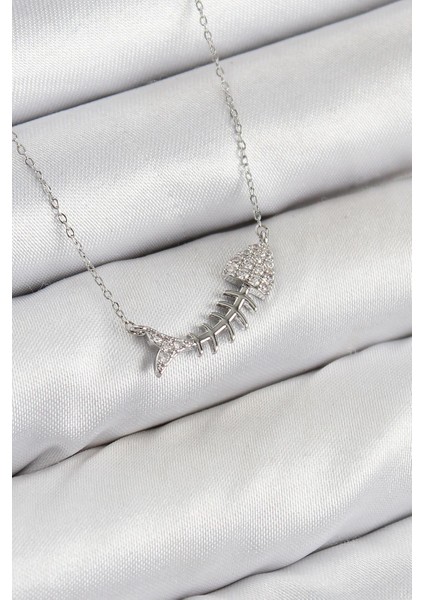 Pirinç Zirkon Taşlı Balık Kılçığı Model Gümüş Renk Kadın Kolye - PRT3500EB08147