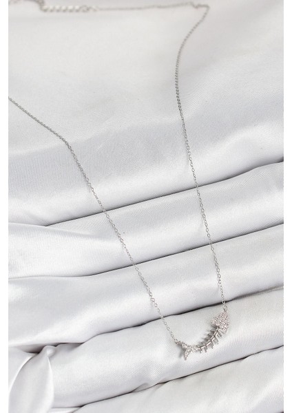 Pirinç Zirkon Taşlı Balık Kılçığı Model Gümüş Renk Kadın Kolye - PRT3500EB08147 fiyatları