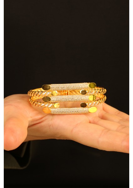 3 Sıra Taşlı Kaburga Kelepçe Altın Bilezik CGKKLP0160