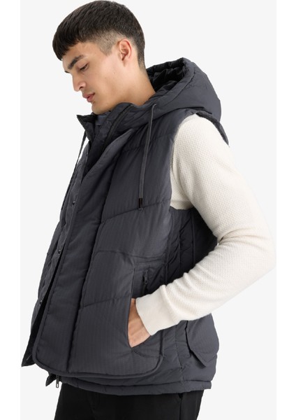 Regular Fit Kapüşonlu Fermuarlı İç Cepli Şişme Yelek F0997AX25AU fırsatları