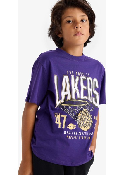Erkek Çocuk NBA Los Angeles Lakers Sırt Baskılı Kısa Kollu Tişört D9544A825AU modelleri
