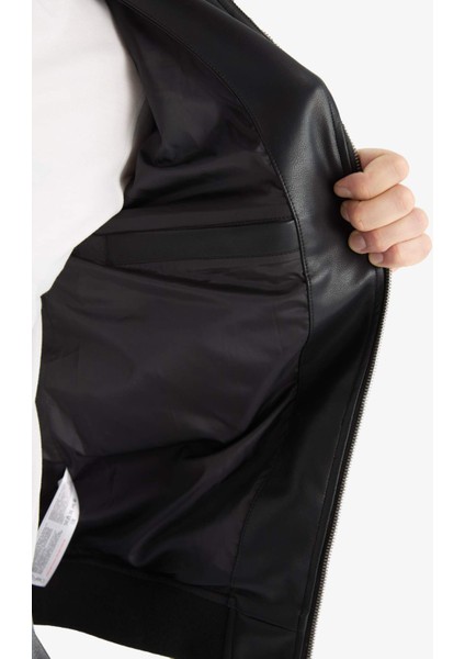 Su İtici Slim Fit Dar Kesim Kolej Yaka Astarlı Fermuarlı Rüzgar Geçirmez Suni Deri Mevsimlik Mont Y5367AZ25AU