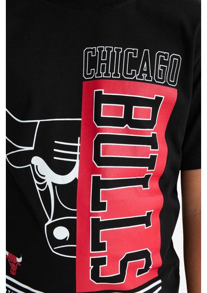 Erkek Çocuk NBA Chicago Bulls Bisiklet Yaka Kısa Kollu Tişört D9504A825AU indirimleri