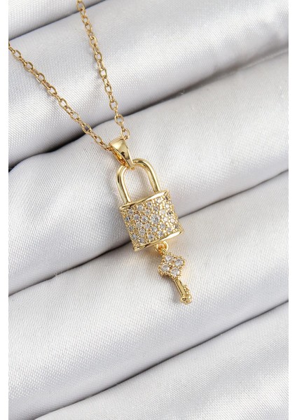 316L Çelik Zirkon Taşlı Kilit ve Sallantılı Anahtar Model Gold Renk Kadın Kolye - PRT3500EB07634