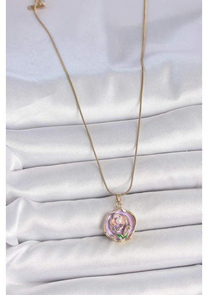 316L Çelik Gold Renk Zincir Mor Renkli Çiçek Işlemeli Inci Detay Portre Model Kadın Kolye - PRT3500EB05636 fiyatları