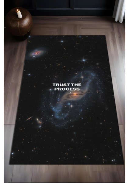 Dijital Baskı Uzay Temalı Kaymaz Taban Leke Tutmaz Makinada Yıkanabilir Salon Halısı Genç Halısı