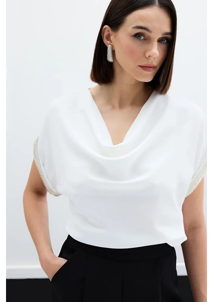 1366-1001 Ekru Kadın Degaje Bluz