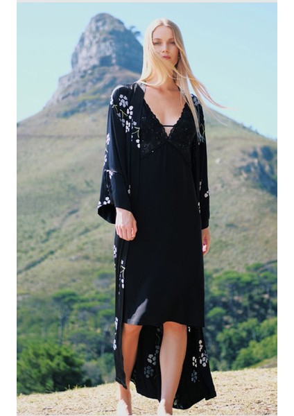 Viskon Sabahlıklı Dantelli Taş Detaylı Uzun Gecelik Takım Siyah 9916