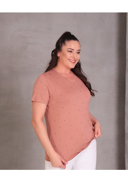 Kadın Büyük Beden V Yaka Serpme Taş Kısa Kollu Vizon T-Shirt %95 Pamuk %5 Likra Premium Kumaş
