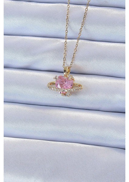 316L Çelik Zincir Altın Renk Pembe Zirkon Taşlı Satürn Görünümlü Kalp Kolye - PRT3500EB02325