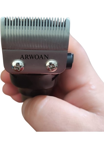 Profesyonel Kablosuz Saç Kesme Makinesi - Seramik Titanyum Bıçak, Dijital Ekran, USB Şarj ve Limit Tarağı Seti fırsatları