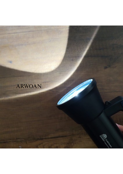 GK6697 Uzun Menzilli LED Projektör Fener 10W Güçlü Aydınlatma 7 Saat Çalışma Süresi Taşınabilir Şarjlı El Feneri