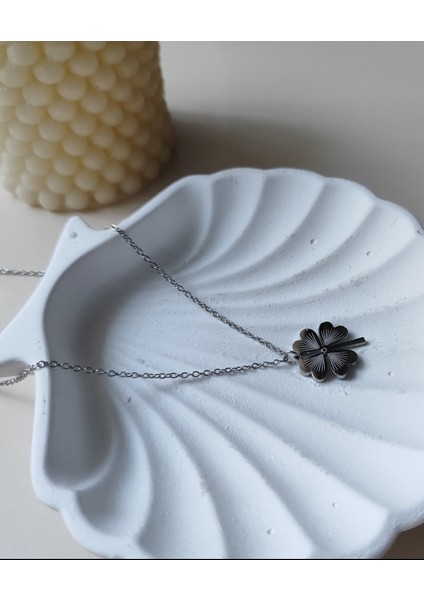 Yonca Kolye Gümüş Renk Paslanmaz Celik fiyatları