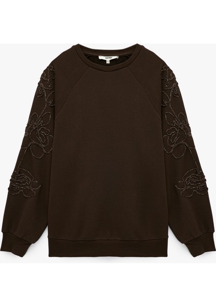 Uzun Kollu Bisiklet Yaka Çiçekli Boncuk Nakış Detaylı Sweatshirt