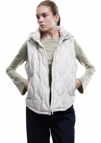 Fermuarlı Cepli Su Itici Kapüşonlu Kolsuz Kapitone Şişme Yelek