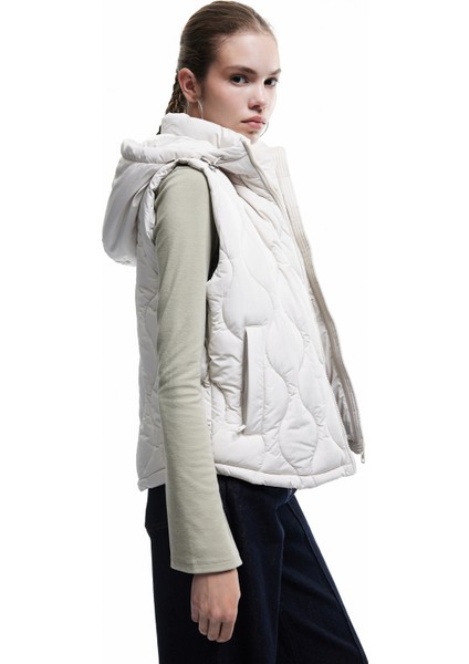 Fermuarlı Cepli Su Itici Kapüşonlu Kolsuz Kapitone Şişme Yelek modelleri