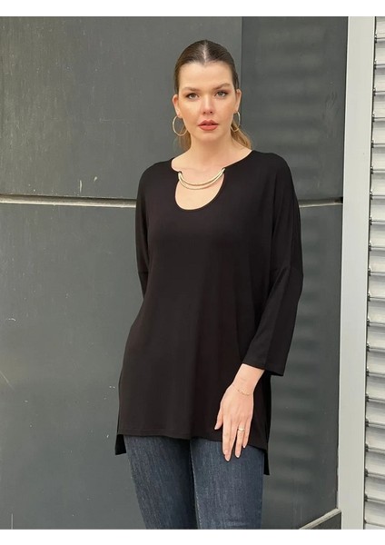 Yakası Gold Aksesuarlı Bluz