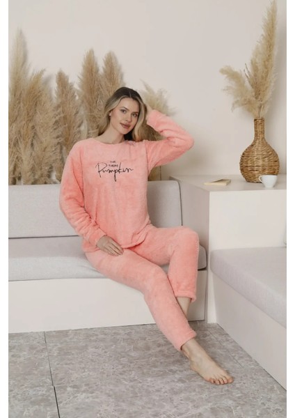 Kadın Peluş Pijama Takımı indirimleri
