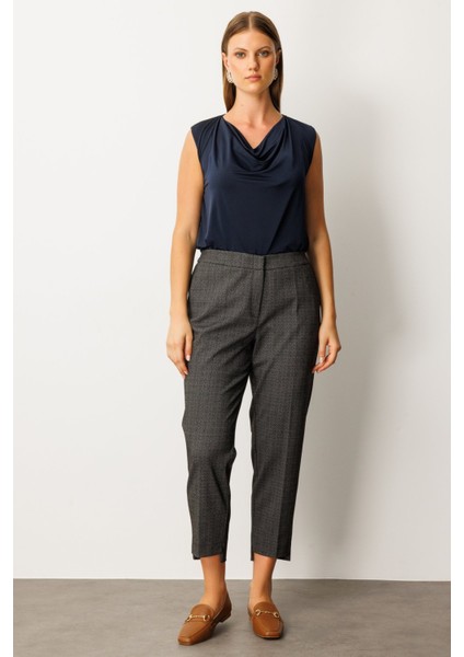 Kadın Büyük Beden Kendinden Desenli Likralı Pantolon 1069 Siyah