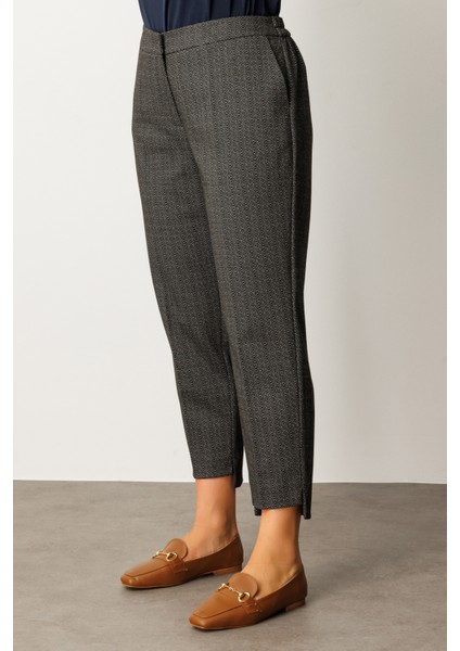 Kadın Büyük Beden Kendinden Desenli Likralı Pantolon 1069 Siyah modelleri