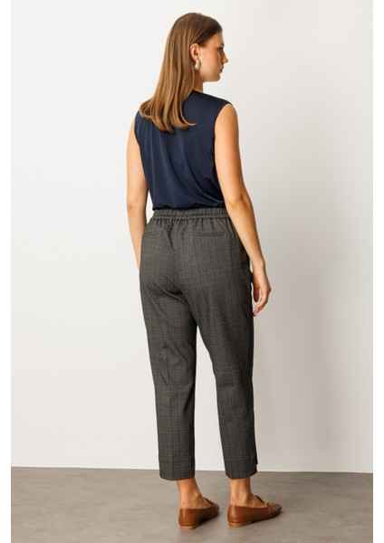 Kadın Büyük Beden Kendinden Desenli Likralı Pantolon 1069 Siyah fırsatları