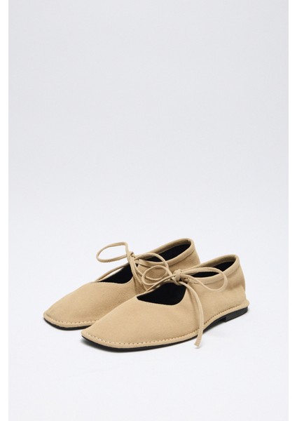 Babet 2524 - Bağcıklı Küt Bej Süet Kadın Babet indirimleri